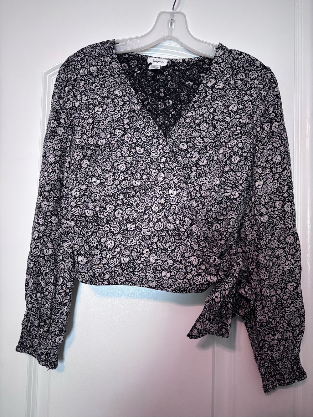 Japna Floral Wrap Blouse - Black & White Size Medium